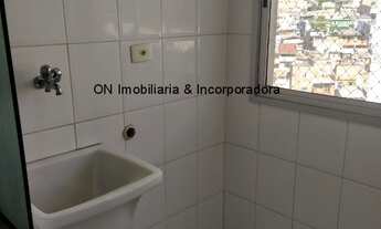 Imagem 6: Apto com 2 dorm, sala, cozinha, 1 banheiro e sacada. Móveis planejados em todos os ambient