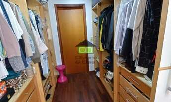 Imagem 4: Casa em condomínio fechado com 3 dormitórios, sendo 1 suíte, clara, com armários, excelent