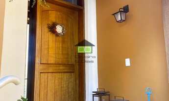 Imagem 3: Linda casa em estilo rústico localizada em fim de rua em excelente condomínio cercado de m