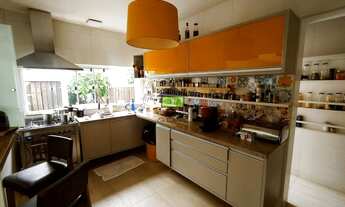 Imagem 2: LINDA CASA EM UM DOS CONDOMÍNIOS MAIS TRADICIONAIS DA GRANJA VIANA!