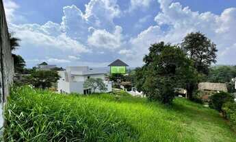 Imagem 4: LINDO Lote com aclive, com platô na parte alta e vista para o verde