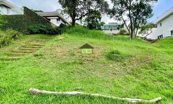 Imagem 2: LINDO Lote com aclive, com platô na parte alta e vista para o verde