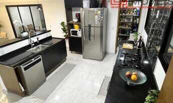 Imagem 7: Casa em Condomínio à Venda em Capuava, Cotia-SP: 3 Quartos, 3 Suítes, 2 Salas, 4 Banheiros