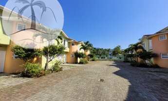 Imagem 3: Sobrado com 2 suítes em Condominio fechado com quintal e piscina