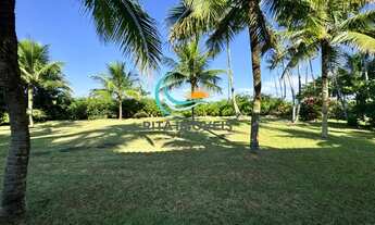 Imagem 1: São dois Apartamentos unidos, frente mar pé-na-areia, no térreo, com 3 quartos e 3 banheir