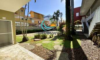 Imagem 3: São dois Apartamentos unidos, frente mar pé-na-areia, no térreo, com 3 quartos e 3 banheir