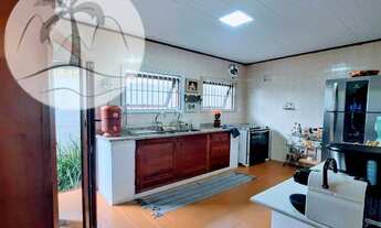 Imagem 6: Casa na quadra da praia do Maitinga pré-fabricada com banheiros e cozinha em alvenaria, te