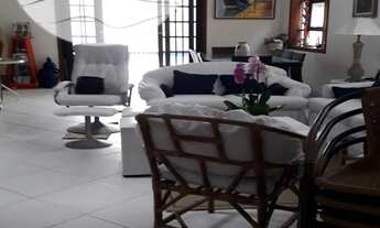 Imagem 4: Sobrado com 4 dormitórios, sendo 2 suítes em condomínio fechado no centro!