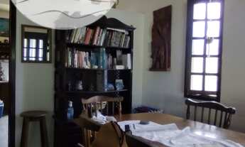 Imagem 4: Sobrado localizado a apenas 70 metros da praia de águas calmas do bairro do Indaiá