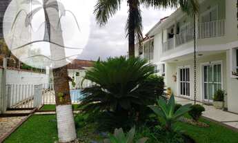 Imagem: Belíssimo sobrado em condomínio, localizada