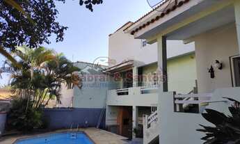 Imagem: Casa com piscina à venda em bairro central