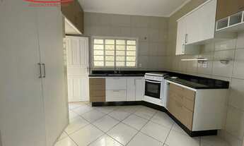 Imagem: Casa no Centro em Jaguariúna disponível