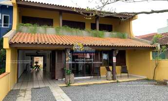 Imagem: Casa Sobrado espaço churrasqueira Frente