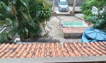 Imagem 3: 4 dormitórios, 2 banheiro, 2 vagas na garagem