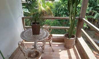 Imagem 2: 4 dormitórios, 2 banheiro, 2 vagas na garagem