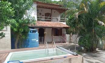 Imagem: 4 dormitórios, 2 banheiro, 2 vagas na garagem