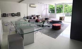 Imagem: 4 dormitórios na Rua Georgina De Albuquerque