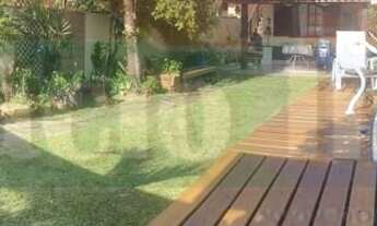 Imagem: 8 dormitórios, 2 suíte, 4 banheiro, 8