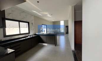 Imagem 4: Venha se encantar com essa casa térrea moderna, localizada no condomínio em Caçapava