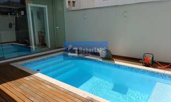 Imagem: Luxuosa casa em condomínio à venda em