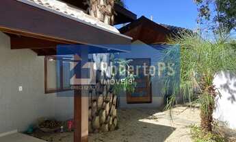 Imagem 2: Sobrado de esquina com varanda e linda vista para Serra da Mantiqueira em condomínio fecha