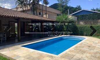 Imagem 2: Casa em condomínio, amplo jardim com piscina, na Praia da Lagoinha em Ubatuba!