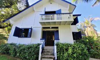 Imagem 5: Ótimo sobrado em estilo europeu com 3 suítes e varanda gourmet na praia da Santa Rita em U