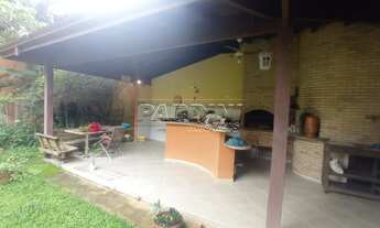 Imagem 5: Lindo sobrado com 4 dormitórios e varanda gourmet no Saco da Ribeira em Ubatuba!