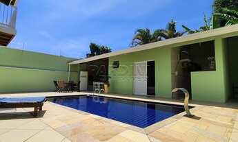 Imagem 2: Agradável sobrado com 5 dormitórios e área gourmet na praia do Itaguá em Ubatuba!