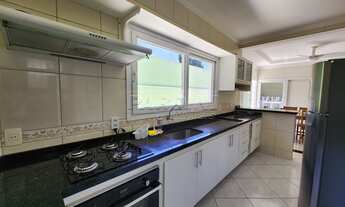 Imagem 6: Agradável sobrado com 5 dormitórios e área gourmet na praia do Itaguá em Ubatuba!