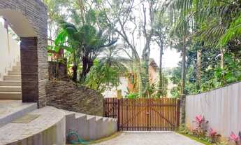 Imagem 4: Ótima casa com 5 suítes, churrasqueira e piscina, no condomínio Domingas Dias em Ubatuba!