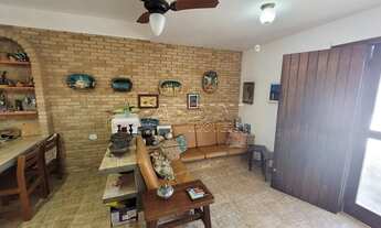 Imagem: Sobrado próximo das marinas do saco da