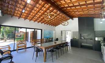 Imagem: Casa próxima do mar em condomínio na praia