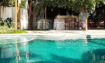 Imagem 7: Casa de temporada em condomínio com piscina e espaço gourmet, a 130 metros da Praia do Láz