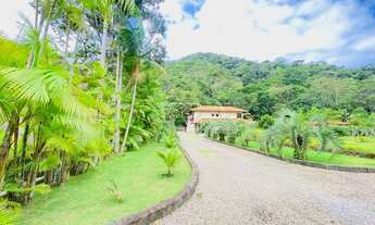 Imagem 4: Mansão com 6 dormitórios, piscina, área gourmet e campo de futebol, no bairro Ressaca em U