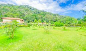 Imagem 6: Mansão com 6 dormitórios, piscina, área gourmet e campo de futebol, no bairro Ressaca em U