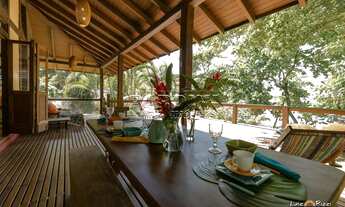 Imagem 4: Ótima casa em estilo rústico, pé na areia, com 3 dormitórios e espaço gourmet, na praia Gr