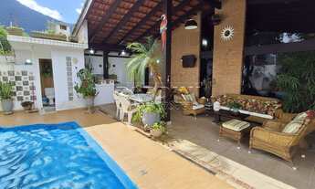 Imagem 2: Ótima residência, pertinho do mar, com 3 dormitórios, piscina e varanda gourmet, na praia