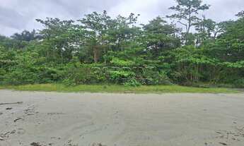 Imagem: Amplo terreno em condomínio, frente ao