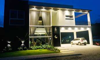 Imagem: 4 dormitórios, 4 suíte, 3 vagas na garagem