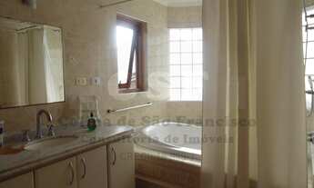 Imagem 6: Imóvel com 22 anos com projeto moderno em revestimento de madeira nobre ( Ipê , Mogno ) Ru