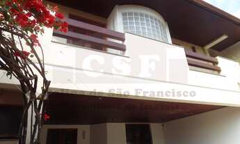 Imagem 2: Imóvel com 22 anos com projeto moderno em revestimento de madeira nobre ( Ipê , Mogno ) Ru