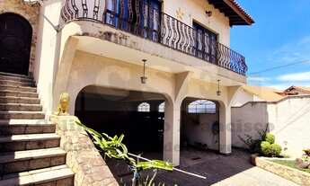 Imagem: Casa em Condomínio de Luxo com 3 Quartos