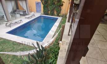 Imagem 3: Linda casa de 480m2, com 3 dormitórios sendo 3 suítes, 5 salas, com piscina, churrasqueira