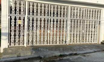 Imagem 3: Excelente casa Térrea com 3 dormitórios sendo 1 suite , 2 vgs de garagem , Edícula em rua