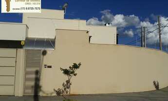 Imagem 3: Casa á venda com 2 dormitórios (sendo 1 suíte), 2 vagas + churrasqueira e quintal no bairr