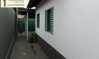 Imagem 2: Casa á venda com 2 dormitórios e amplo quintal no bairro Pozzobon em Votuporanga/SP