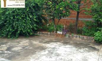 Imagem 3: Casa á venda com 2 dormitórios e amplo quintal no bairro Pozzobon em Votuporanga/SP