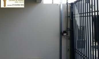 Imagem 2: Casa á venda com 2 dormitórios (sendo 1 suíte) + escritório + varanda ampla com churrasque