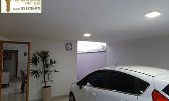 Imagem 2: Casa moderna á venda com 3 dormitórios (sendo 1 suíte), varanda gourmet integrada na garag